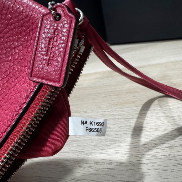 Coach F66505 Pink/Coral Pebble Leather Double Corner Zip Wristlet - Picture 5 of 9